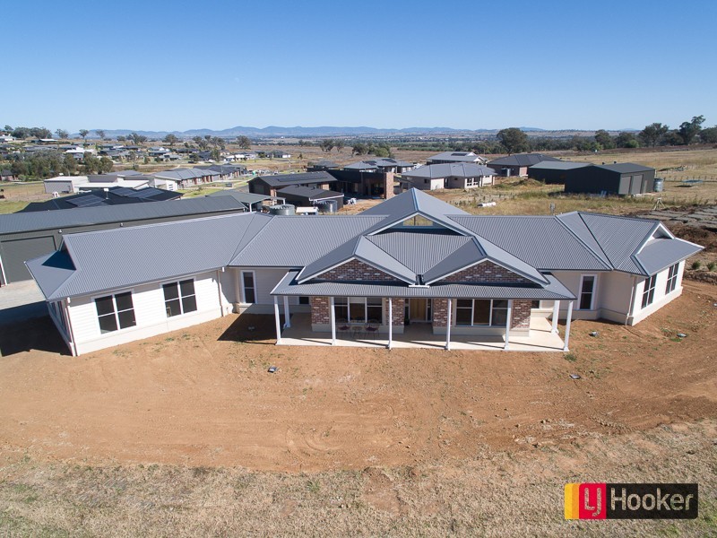 11 Potts Parade, Moore Creek NSW 2340