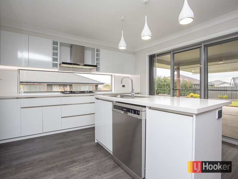 11 Simmental Way, Calala NSW 2340