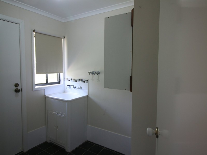 33-35 Fredrick Street, Woolomin NSW 2340