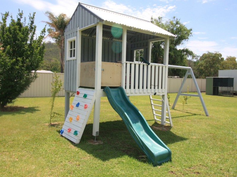 33-35 Fredrick Street, Woolomin NSW 2340