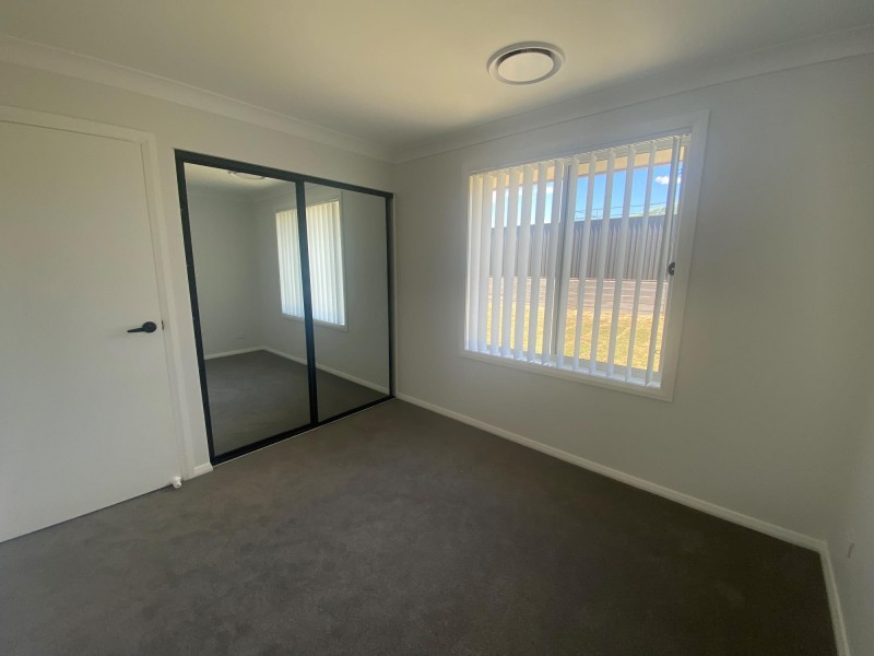 8 Baudin Street, Westdale NSW 2340