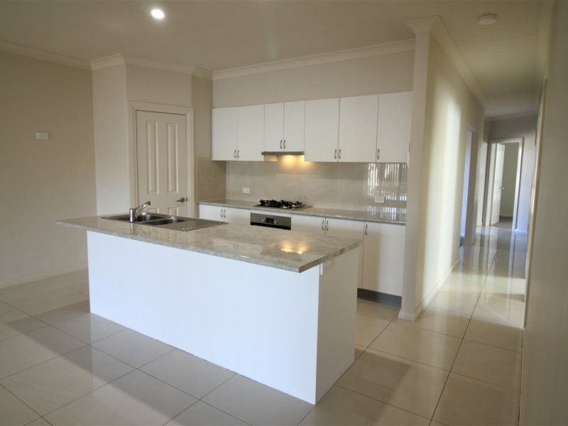 1/8 Lindon Crescent, Kootingal NSW 2352