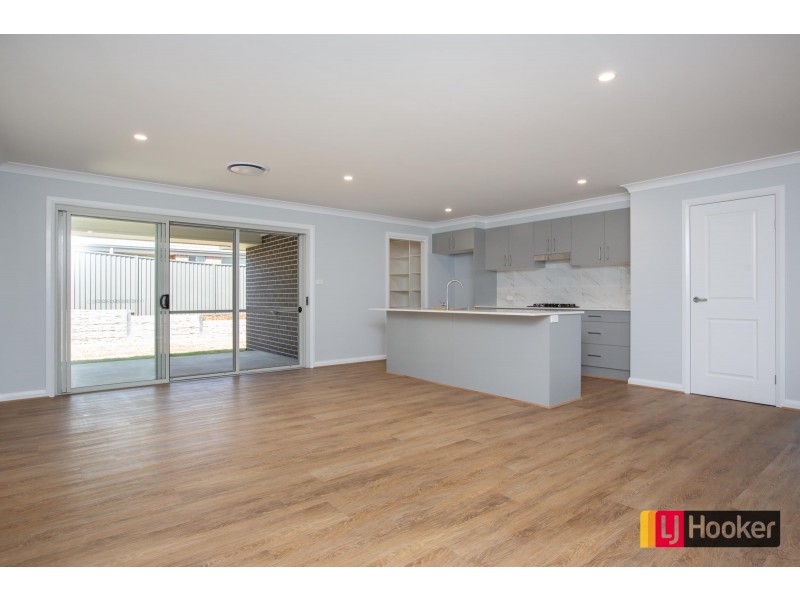 1 Francis Ave, North Tamworth NSW 2340