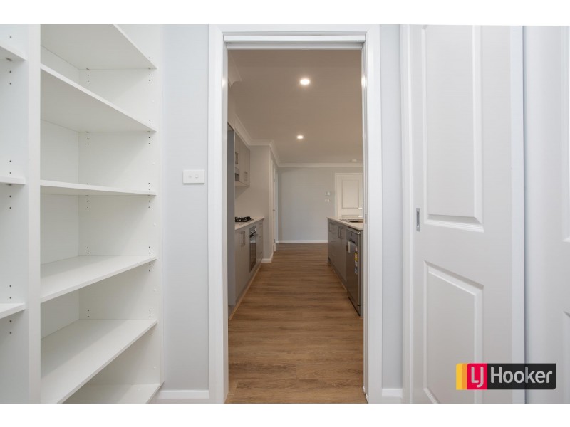 1 Francis Ave, North Tamworth NSW 2340