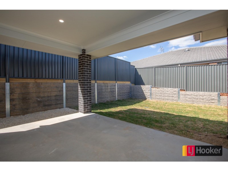1 Francis Ave, North Tamworth NSW 2340