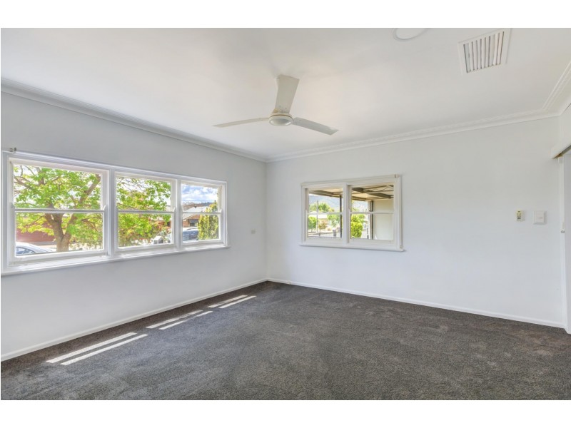 2/2 Begonia Street, South Tamworth NSW 2340