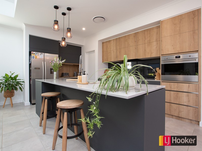 27 Jubata Drive, Moore Creek NSW 2340