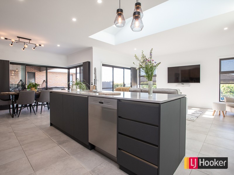 27 Jubata Drive, Moore Creek NSW 2340
