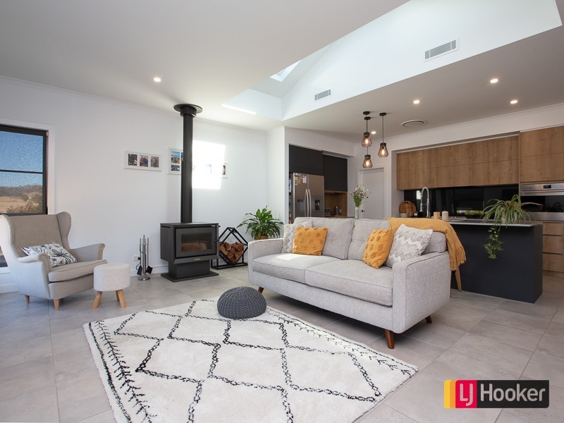27 Jubata Drive, Moore Creek NSW 2340