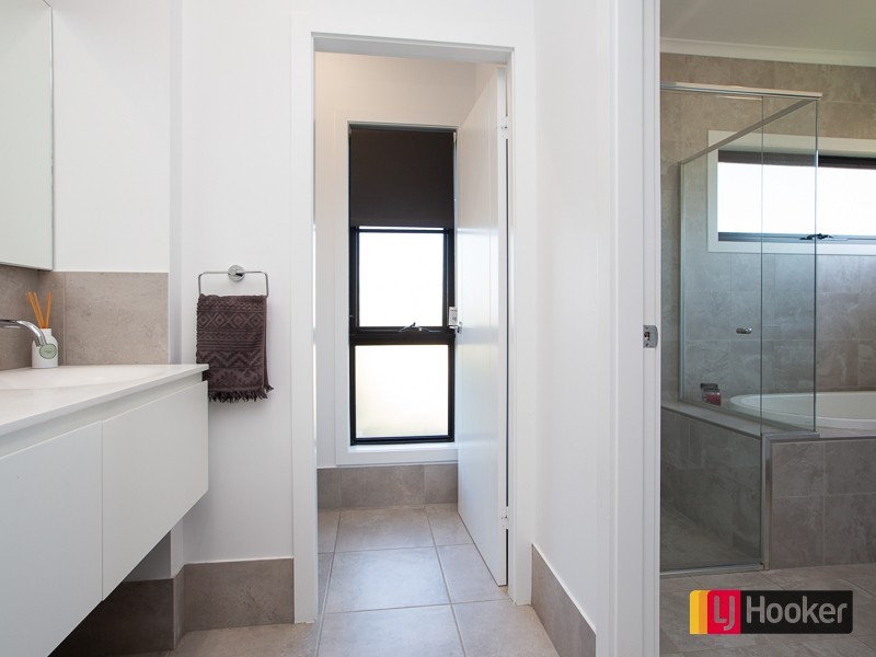 27 Jubata Drive, Moore Creek NSW 2340