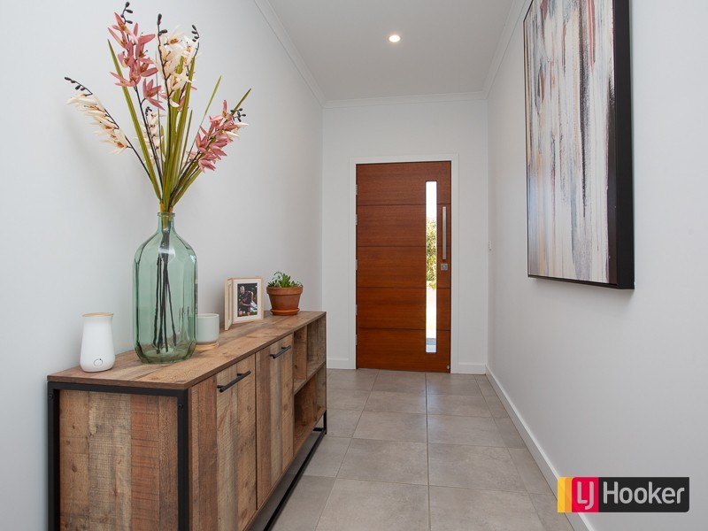 27 Jubata Drive, Moore Creek NSW 2340