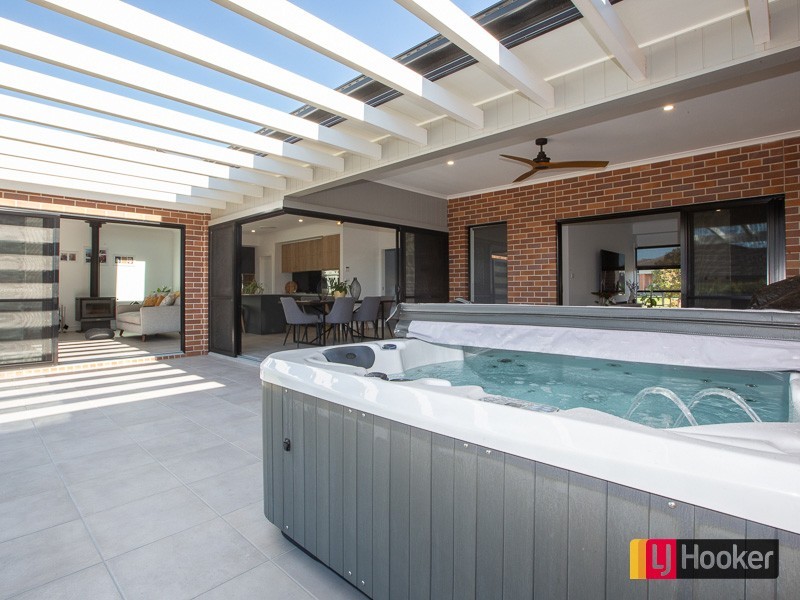 27 Jubata Drive, Moore Creek NSW 2340