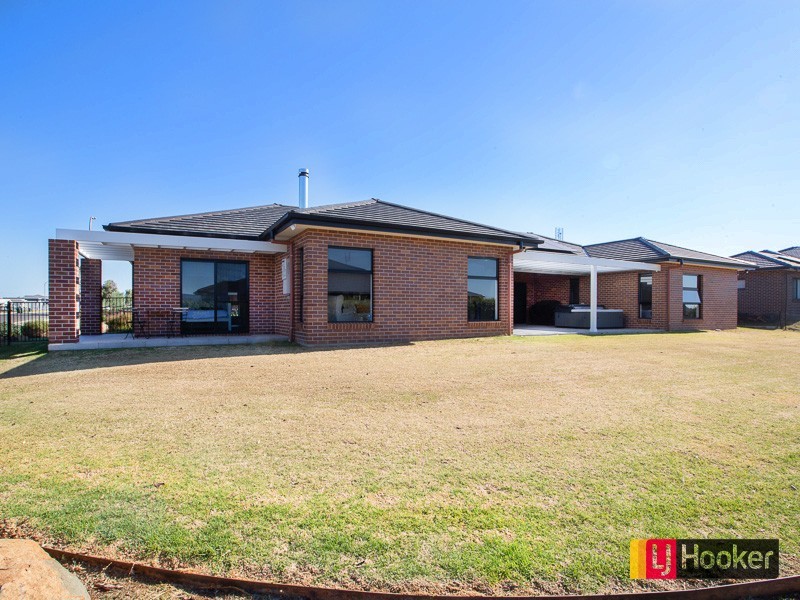 27 Jubata Drive, Moore Creek NSW 2340