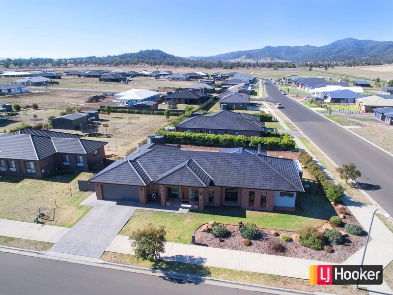 27 Jubata Drive, Moore Creek NSW 2340