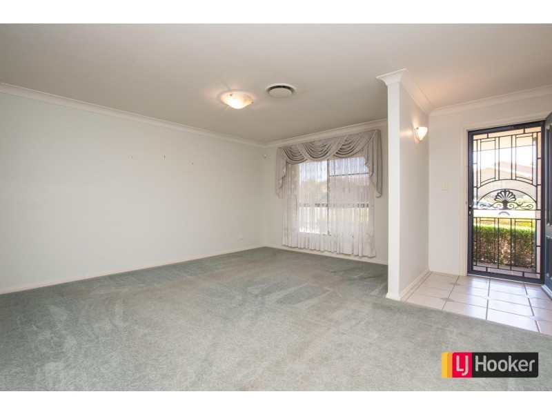 1/2 The Mews, Hillvue NSW 2340