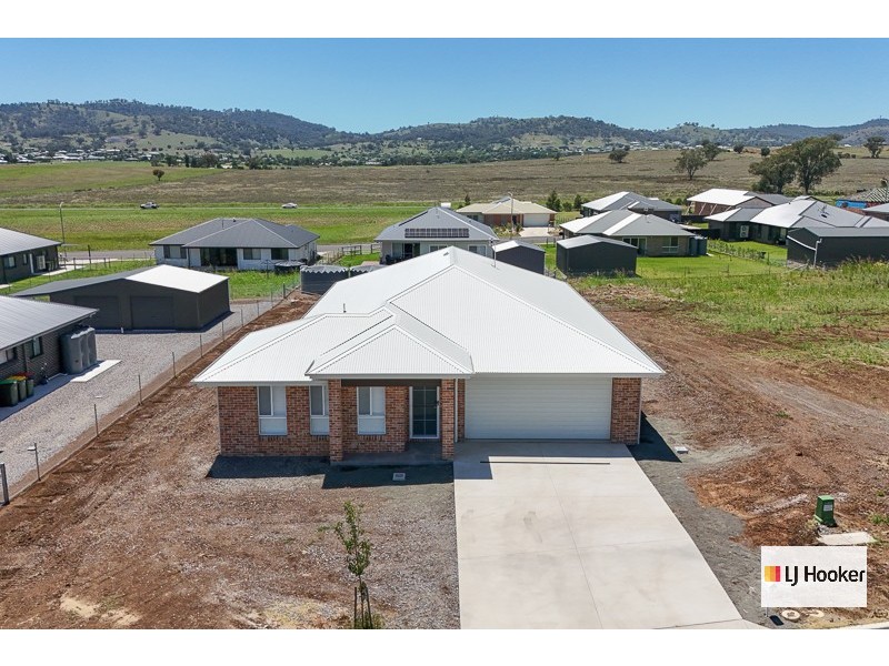 7 Peppercress Court, Moore Creek NSW 2340