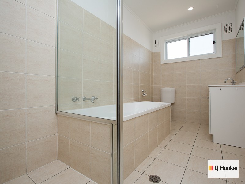 2 Terry Street, South Tamworth NSW 2340