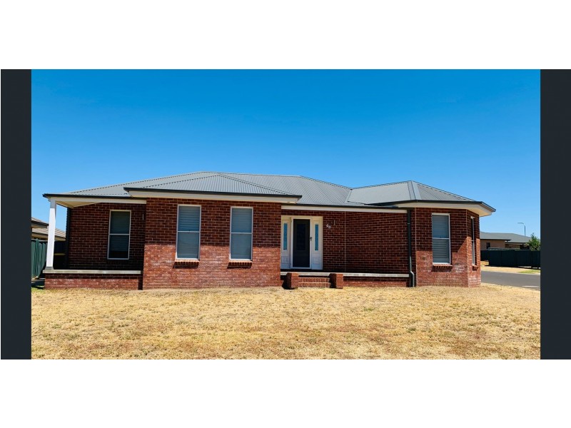 60 The Heights, Hillvue NSW 2340
