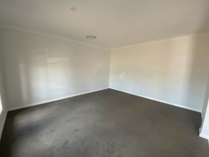 17 Gilbert Drive, Westdale NSW 2340