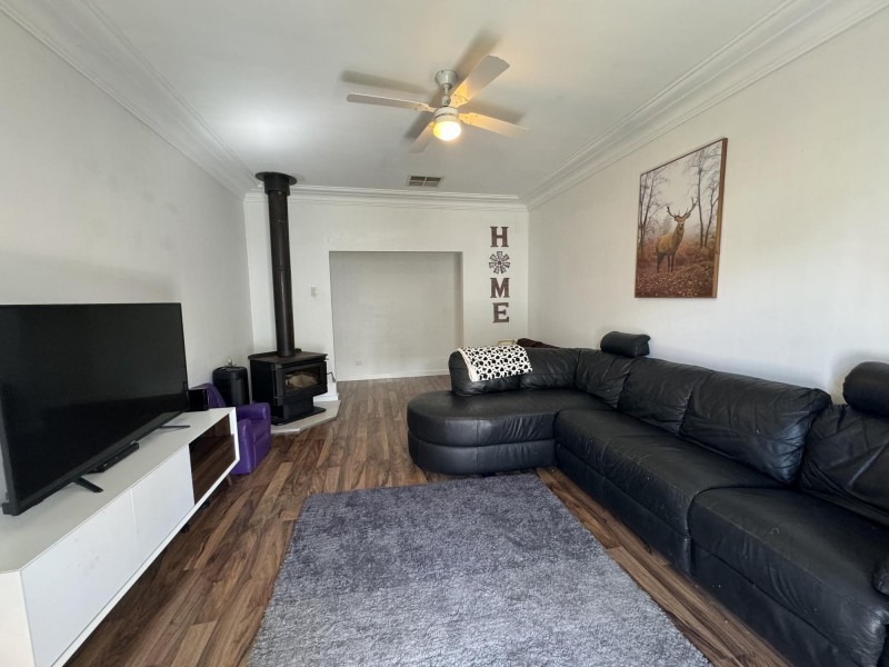 17 Laurel Street, Kootingal NSW 2352