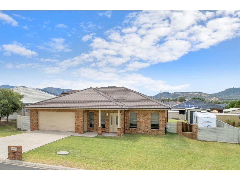 12 Lily Close, Kootingal NSW 2352