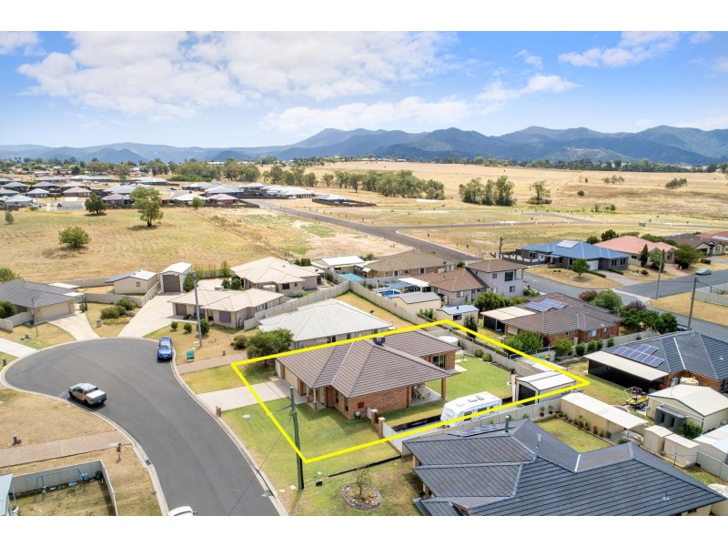 12 Lily Close, Kootingal NSW 2352