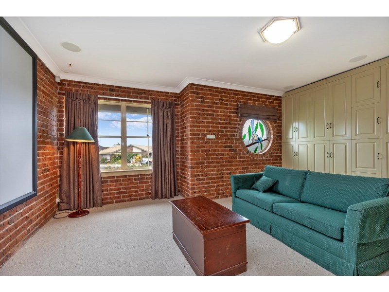 14 Neerim Street, Hillvue NSW 2340