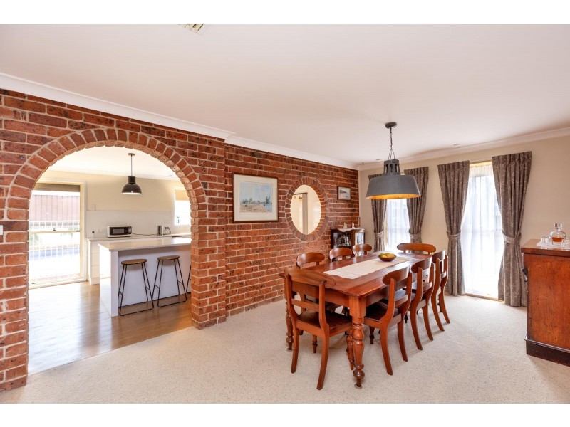 14 Neerim Street, Hillvue NSW 2340