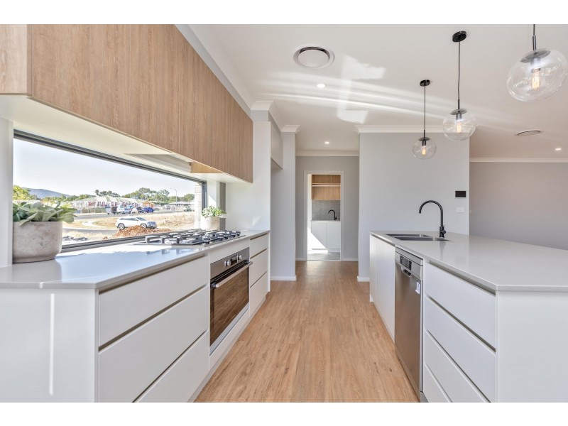 4 Sea Eagle Avenue, Tamworth NSW 2340