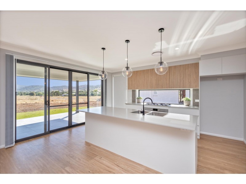 4 Sea Eagle Avenue, Tamworth NSW 2340