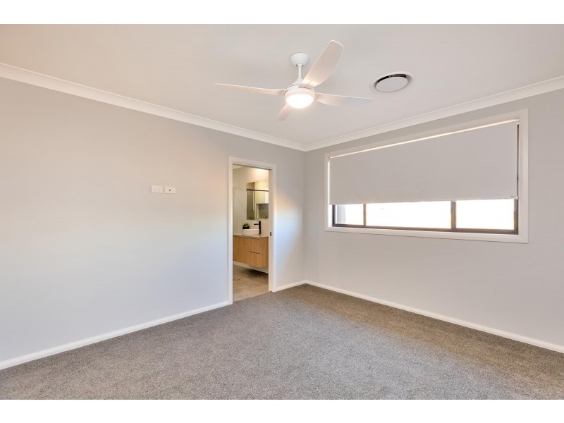 4 Sea Eagle Avenue, Tamworth NSW 2340