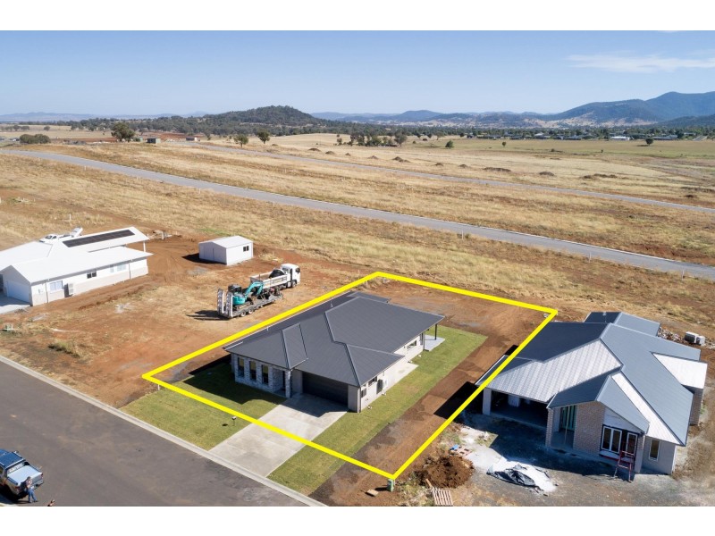 4 Sea Eagle Avenue, Tamworth NSW 2340