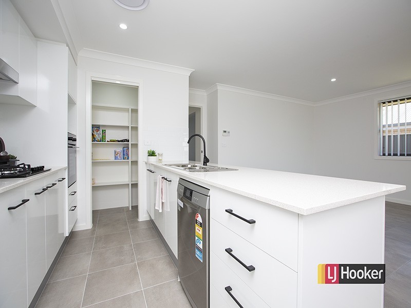 19 Gilbert Drive, Westdale NSW 2340