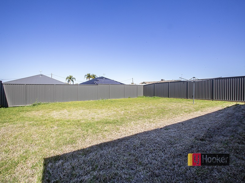 19 Gilbert Drive, Westdale NSW 2340