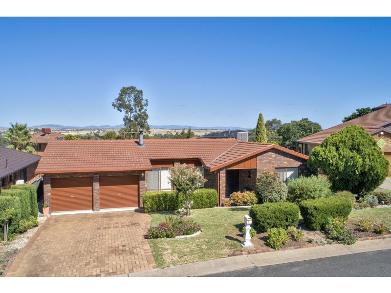 14 Quambi Street, Hillvue NSW 2340