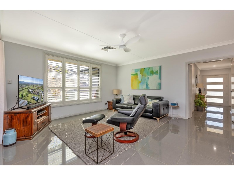 68 Peak Drive, Hillvue NSW 2340