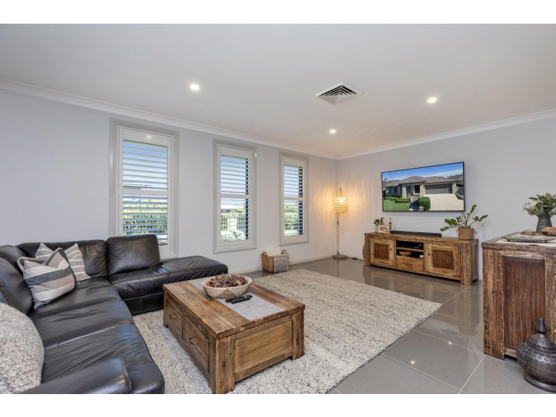 68 Peak Drive, Hillvue NSW 2340
