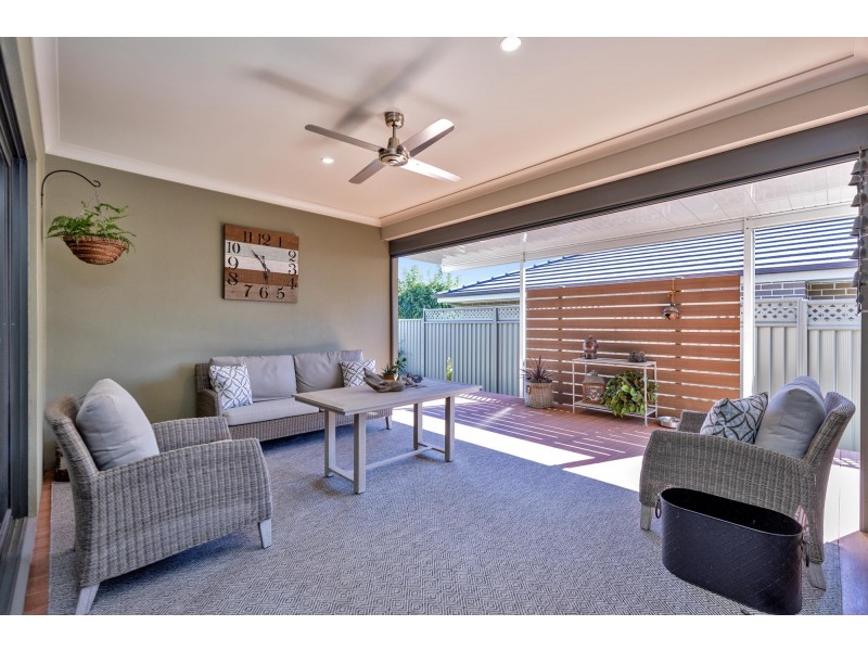 68 Peak Drive, Hillvue NSW 2340