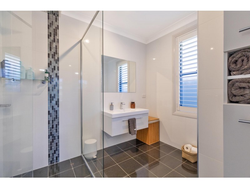 68 Peak Drive, Hillvue NSW 2340