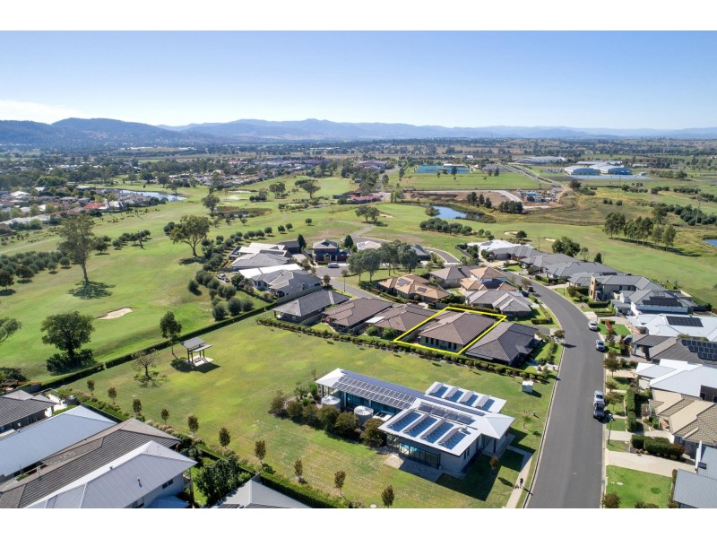 68 Peak Drive, Hillvue NSW 2340