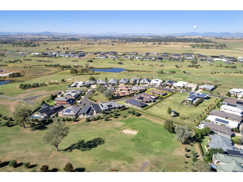 68 Peak Drive, Hillvue NSW 2340