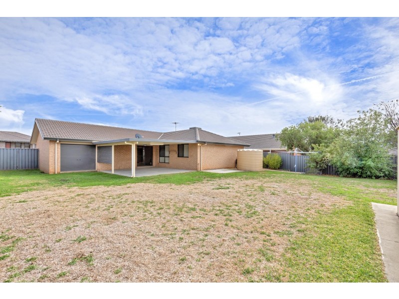 8 Rosella Avenue, Calala NSW 2340