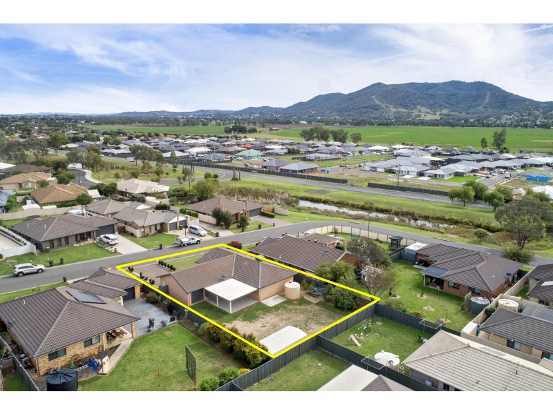 8 Rosella Avenue, Calala NSW 2340