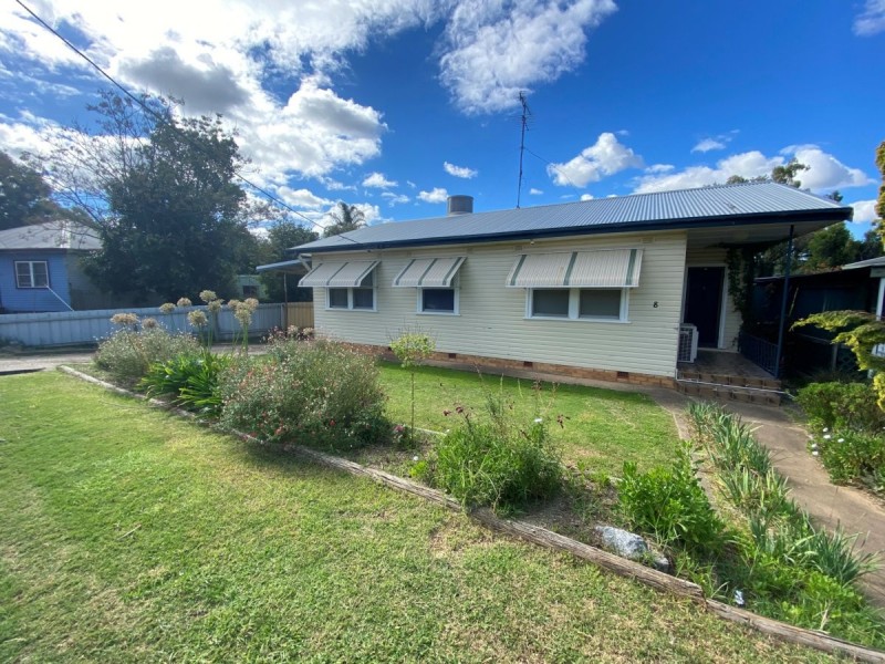 8 Central Avenue, South Tamworth NSW 2340