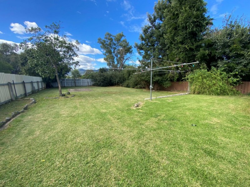 8 Central Avenue, South Tamworth NSW 2340