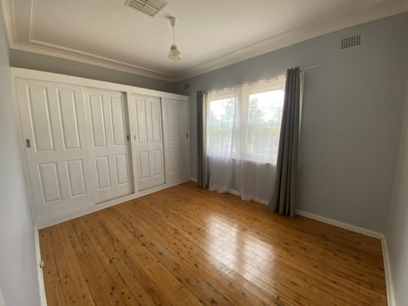 8 Central Avenue, South Tamworth NSW 2340