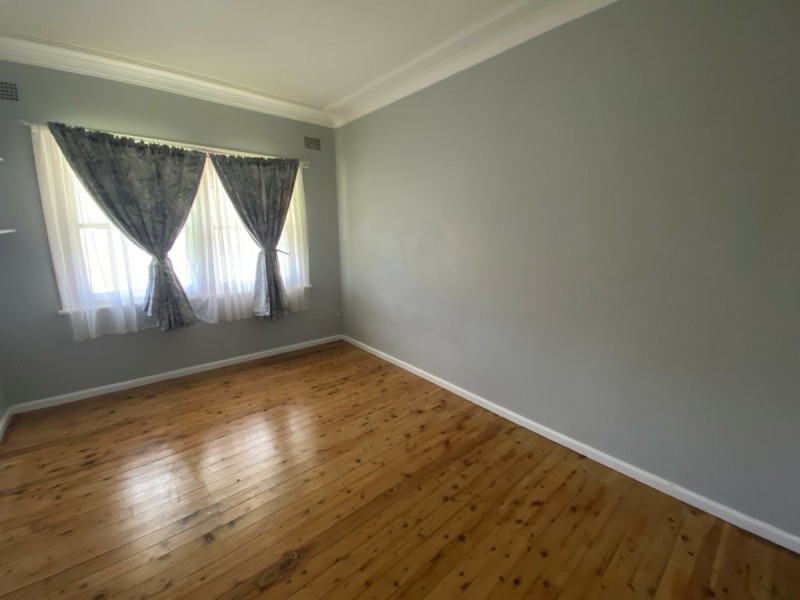 8 Central Avenue, South Tamworth NSW 2340