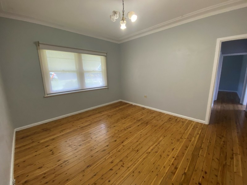 8 Central Avenue, South Tamworth NSW 2340