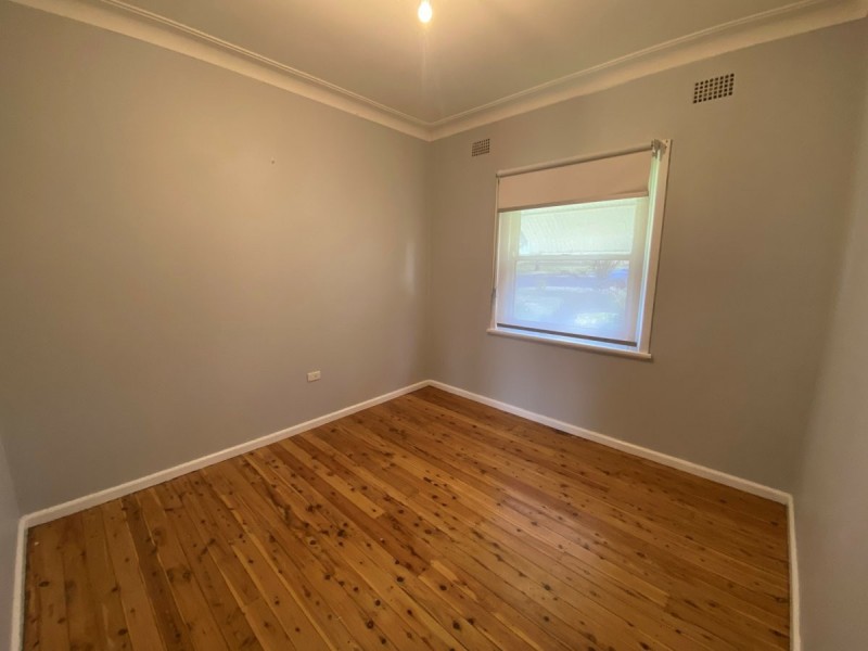 8 Central Avenue, South Tamworth NSW 2340