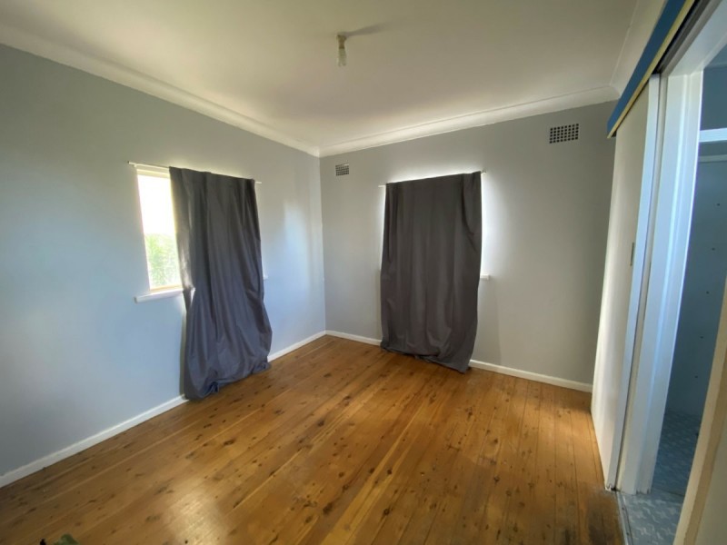 8 Central Avenue, South Tamworth NSW 2340